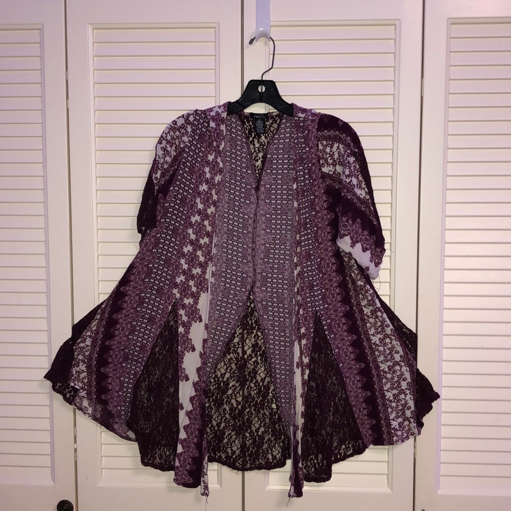 maroon/white kimono